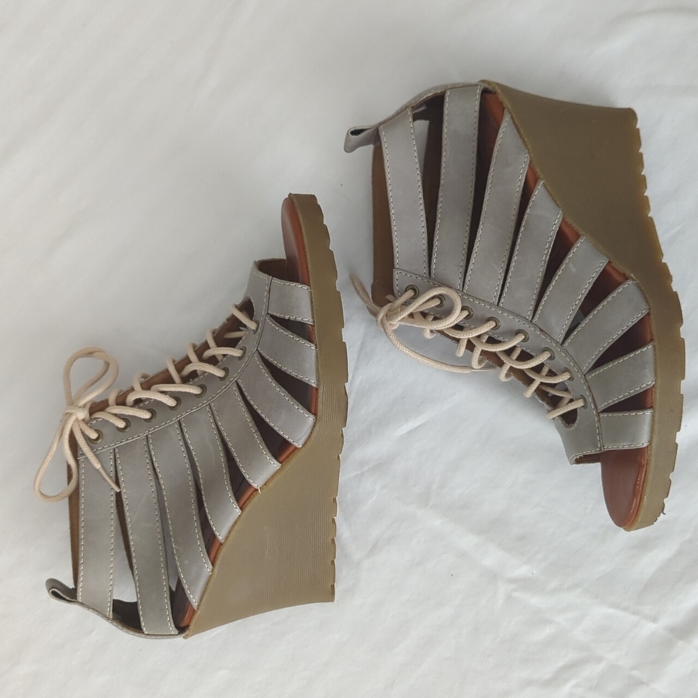 Dr. Martens Mona Heel Wedge